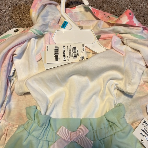 First Impressions Matching Set - Picture 4 of 6